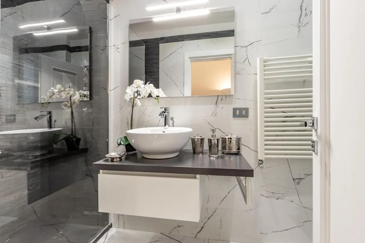 Trevi Luxury Apartment Jacuzzi Rome Italy