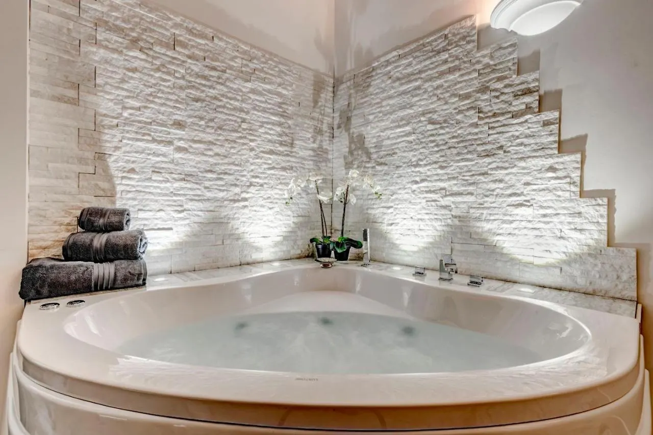Trevi Luxury Apartment Jacuzzi Rome 0*,